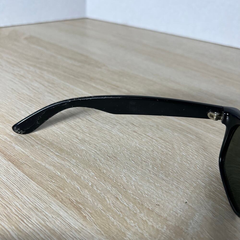 Ray-Ban RB2132 New Wayfarer 901 Sunglasses Black DAMAGED 55-18 Italy - Picture 5 of 16